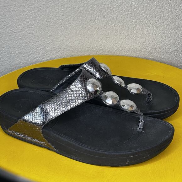 FitFlop Sandals Women' 9 Pewter Snake Print Rhinestone Petra Thong Platform - Picture 1 of 16